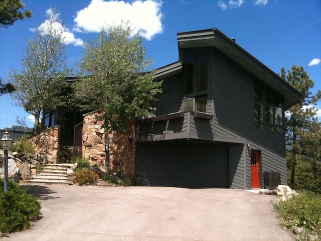 Alpha Omega Property Management managed Airbnb listing 1