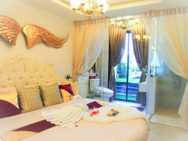 The Antiquarium Penthouse gallery image 5