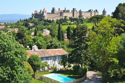 HOUSE "Le temps des secrets" for 13 people