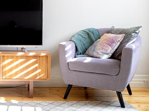 Top performing Airbnb: Heritage 4BR by the MCG - Deck, Parking, Sleeps 8 in Richmond