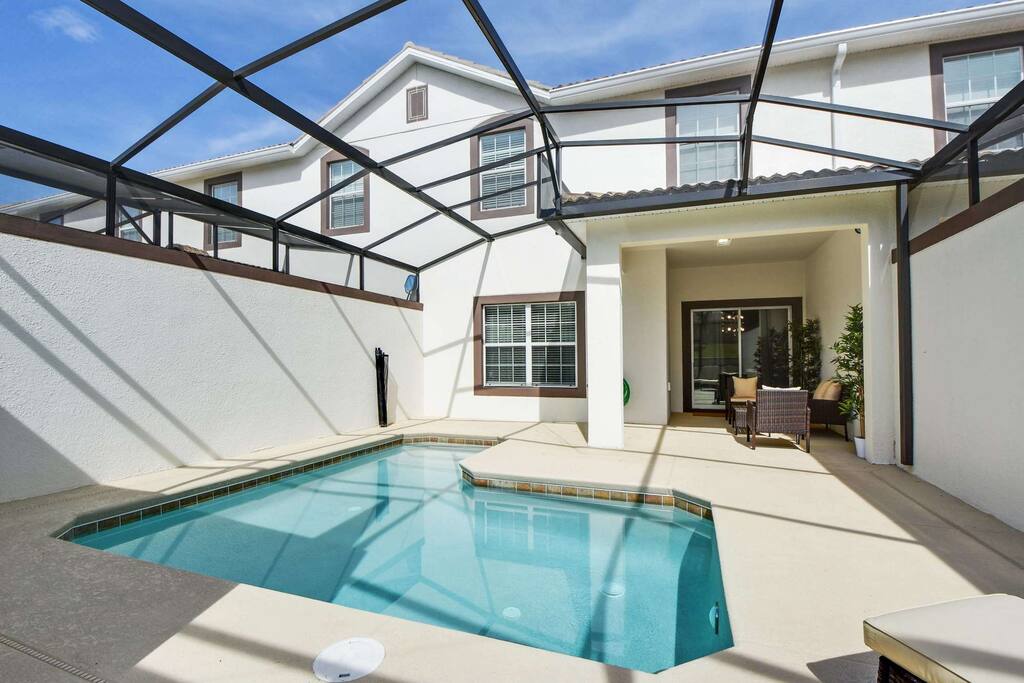 Enjoy the Florida sunshine in your private, enclosed pool area! Relax on the deck loungers reading a book or sun bathing in this private paradise.
