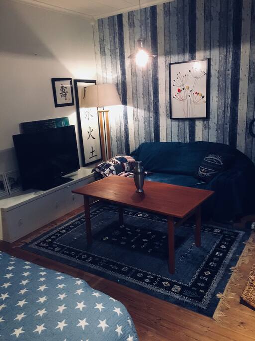 Sovrum 2 med en 2, 5 sitssoffa