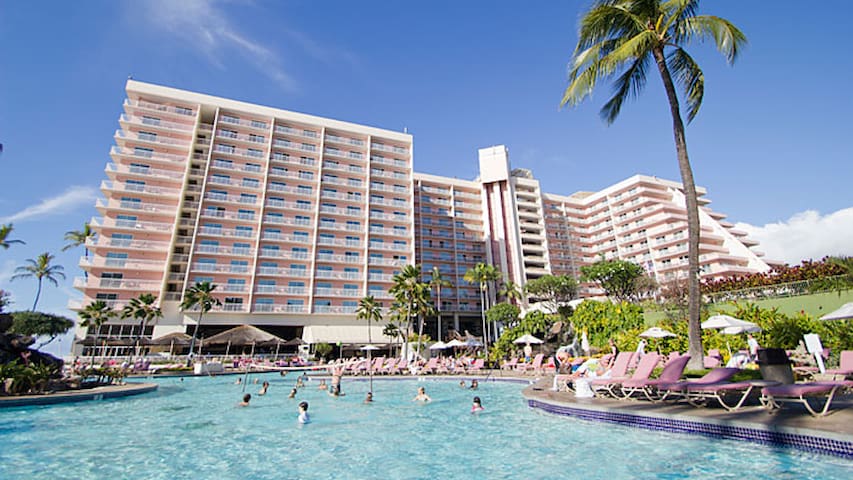 Maui Kaanapali Beach Club Resort Condo, Sleeps 4
