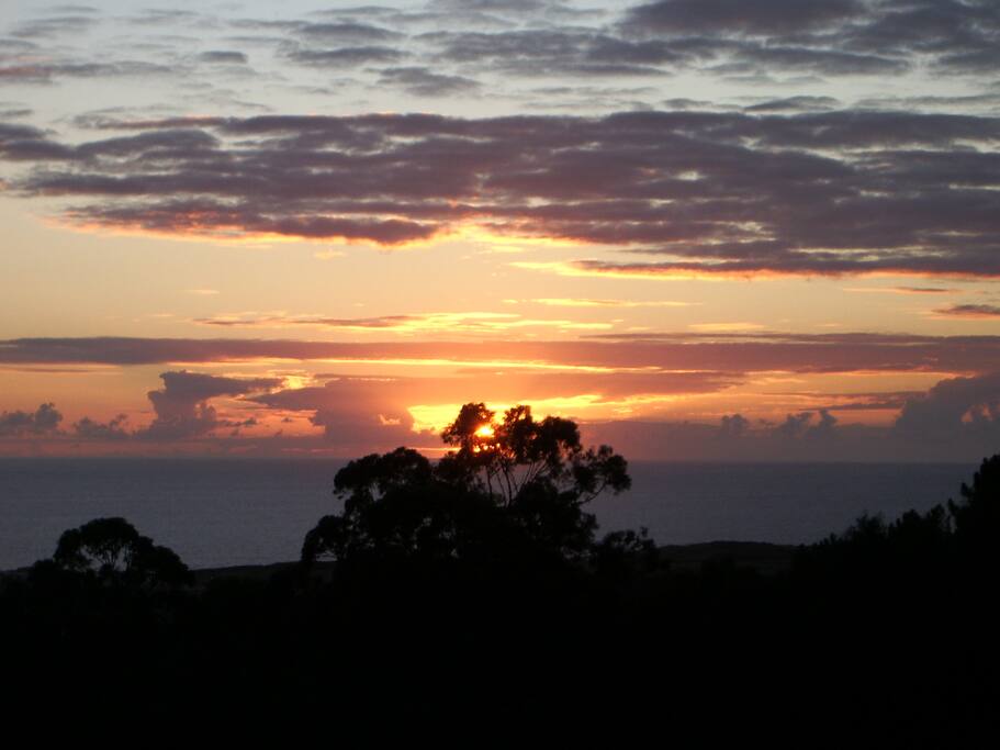Coucher de soleil sur l'océan depuis la terrasse.