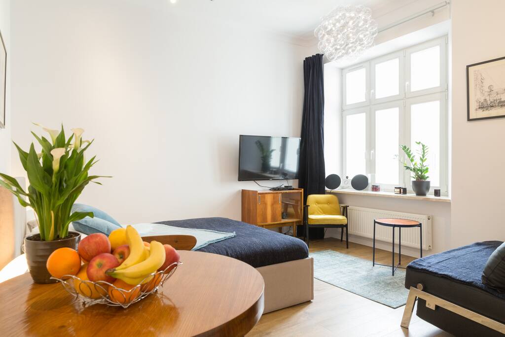 “The apartment is very nice, clean and well located in a good and central part of Warsaw! Daniel is a good host and is easy in quick in communication. Great stay, would definitely stay again." - PIM