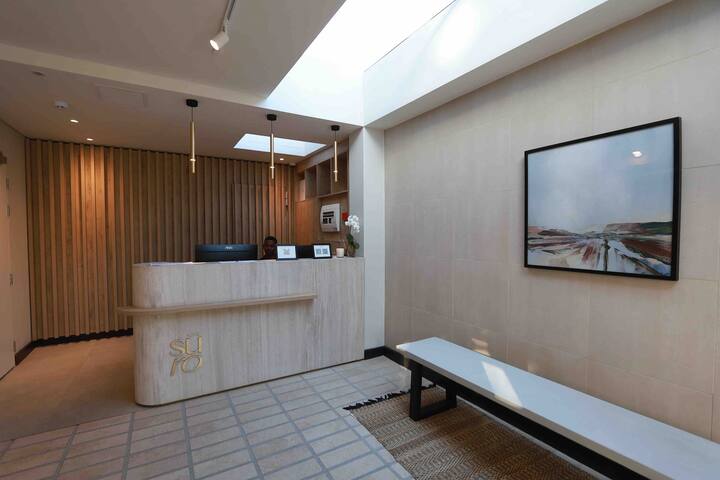 The Seapoint Mountain View Apartment gallery image 2