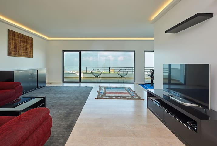 Penthouse 300 sq.m. roof pool only yours.