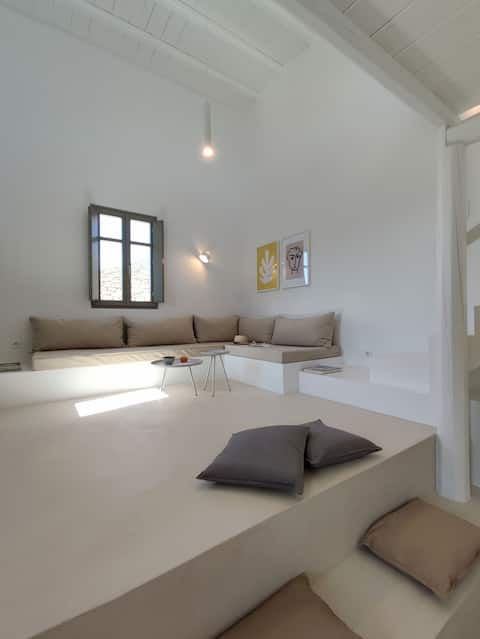 Popular Airbnb listing: Antipera/Guesthouse Iakinthos in Δήμος Αντιπάρου