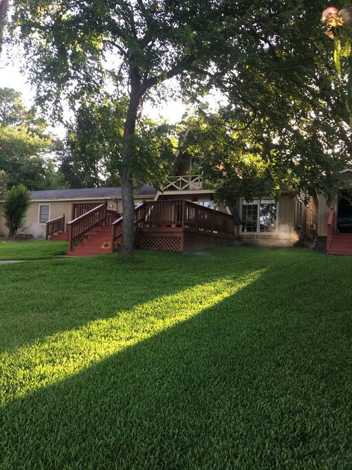 Breeze off the water and afternoon shade makes for a great day , yard fun of any kind , ladder ball , horse shoes, corn hole , washers , catch , football and baseball