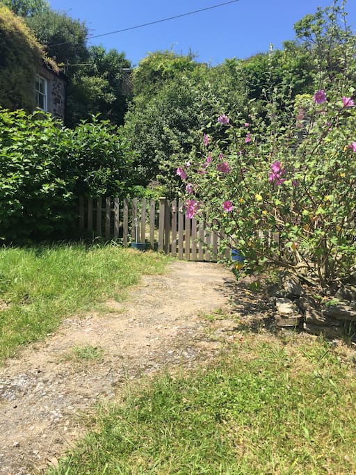 Cottage gateway