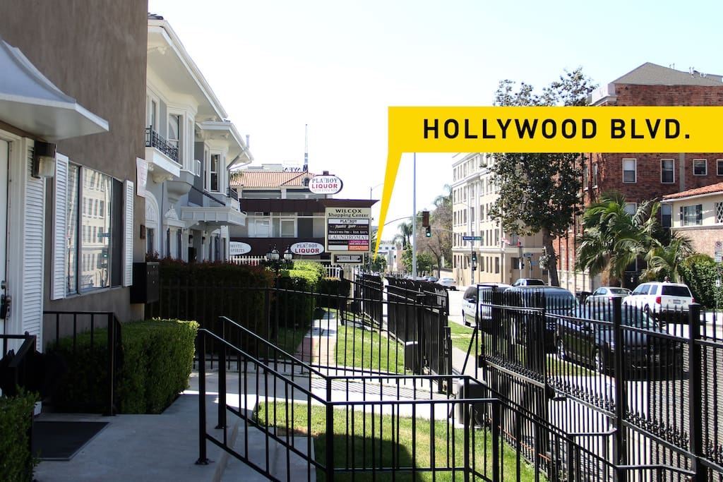 2 min walk to Walk of Fame;many of Hollywood attractions and the restaurants/shops