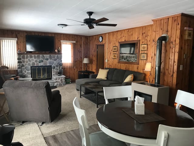 Airbnb West Branch Vacation Rentals Places To Stay