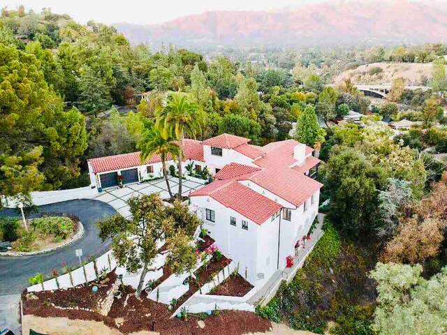 Historic Spanish Retreat – Rose Bowl! gallery image 3