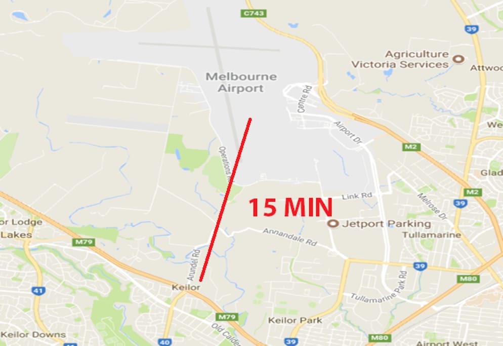 ONLY 15 MIN TO AIRPORT