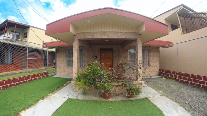 Villa in La Fortuna · ★4.67 · 2 bedrooms · 3 beds · 1 bath