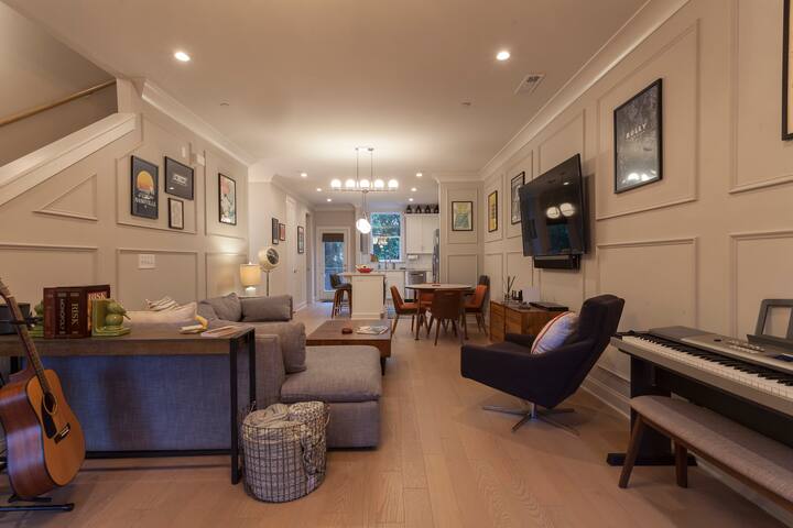 Mid-Century Inspiration in the Center of Nashville gallery image 5