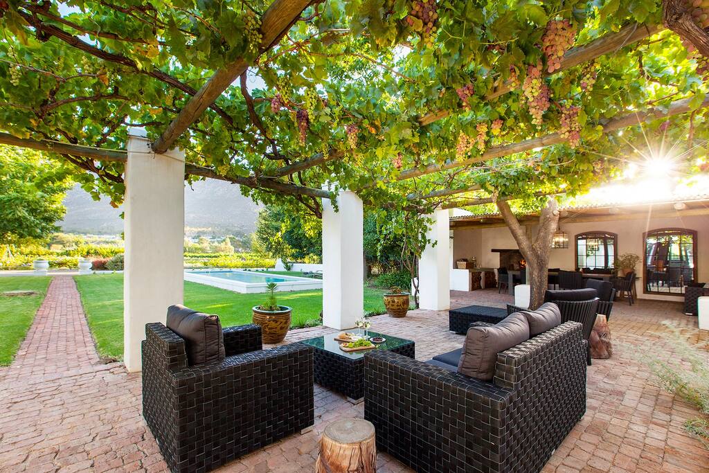 Klein Nektar Cape Dutch Manor Accommodation