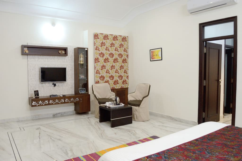 King Room Sitting Space @ Dilip Niwas