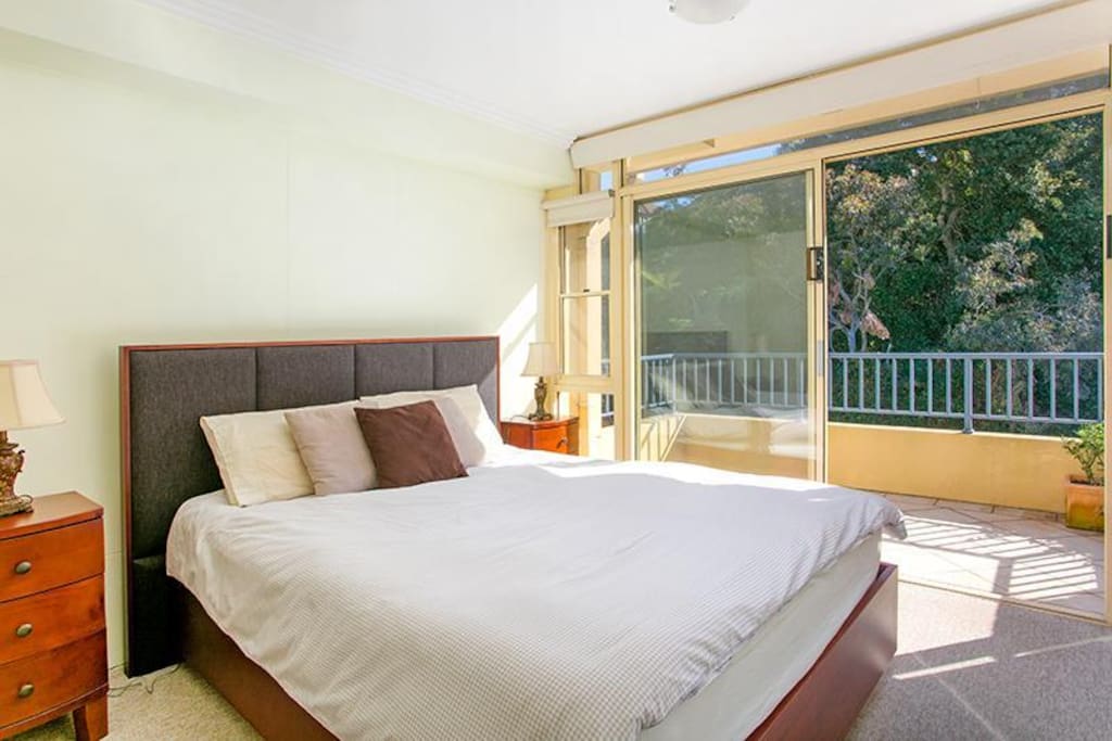 Comfy bed + private balcony