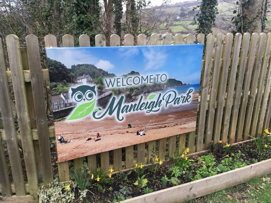 The welcome sign at the road entrance