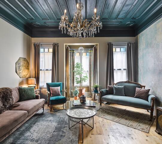 Historic Palace with Amazing View of Golden Horn gallery image 2