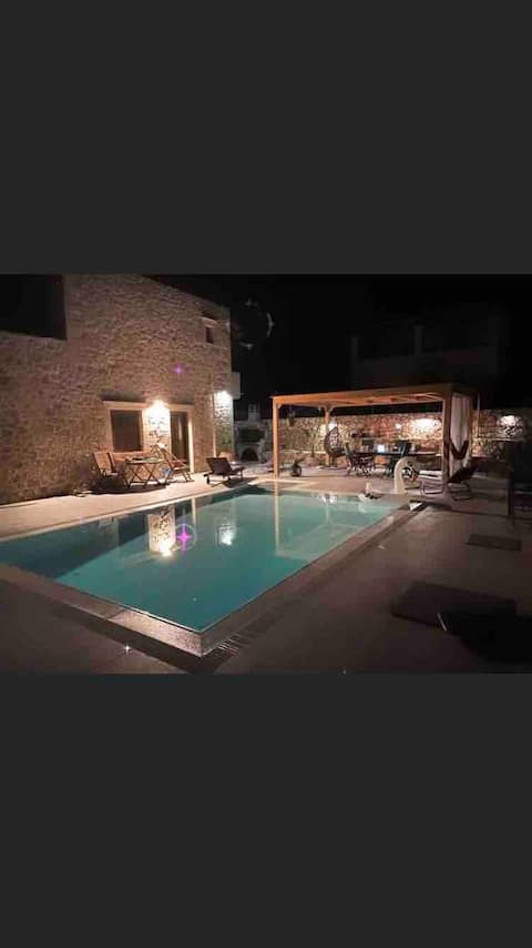 Villa Aris Crete with private Pool +parking