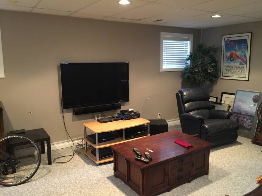 60" Big screen TV, iTunes, Shaw Cable, NetFlix