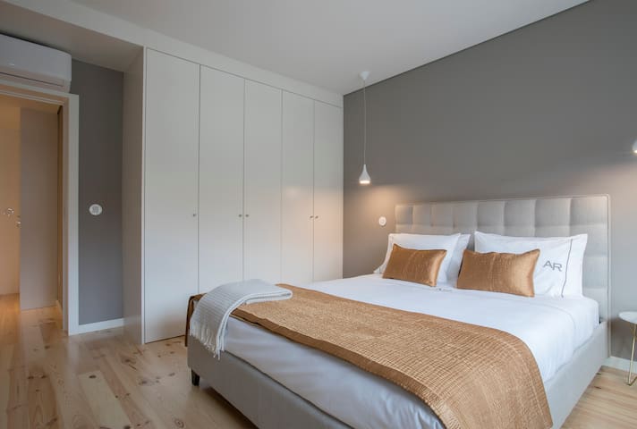 Amazing charming apartment Downtown gallery image 3