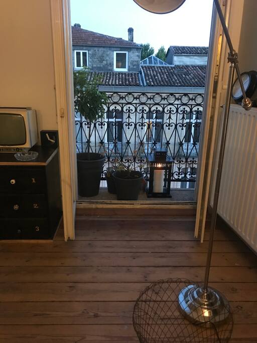 Balcon fenêtre 2 télé 1968