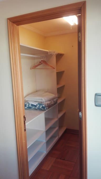 Walking Closet.