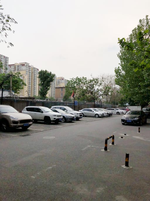 家附近的环境,停车场