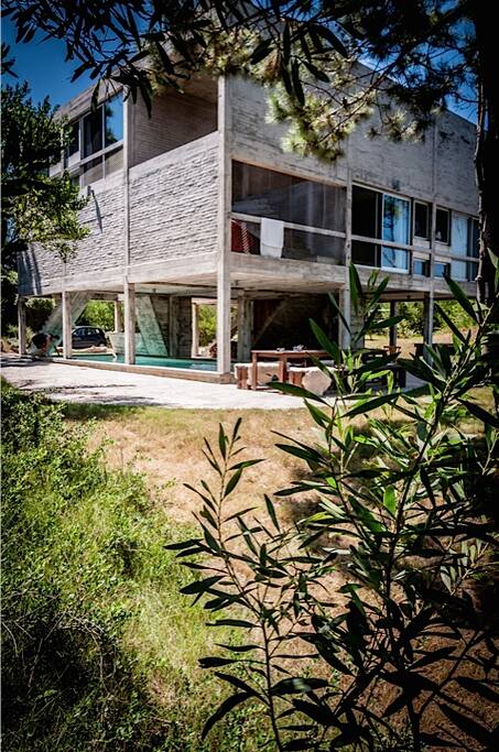 Casa Golly mirando al mar