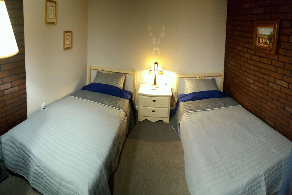 Private, cozy sleeping quarters (1 king or 2 twin bed options)