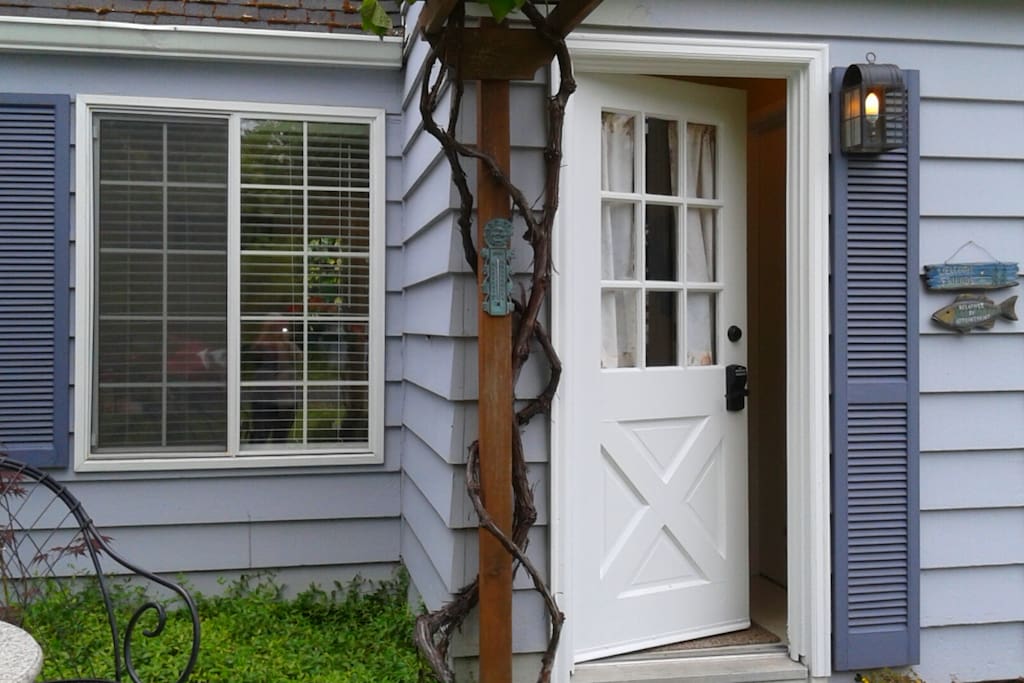Private Guest Front Entrance with keypad for flexibility.