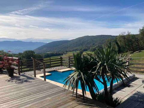 Beautiful villa with pool 10-12 people