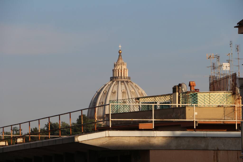 A few steps from the Vatican and S. Peter's Basilica