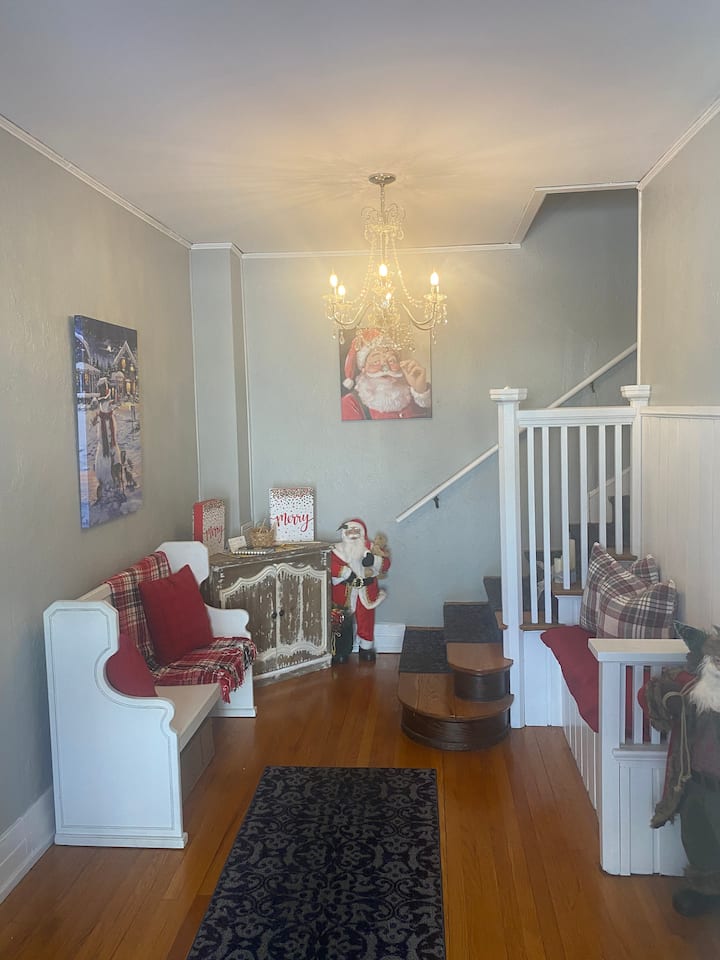 The Sunshine Room At 602 E Main Street - Flushing, MI