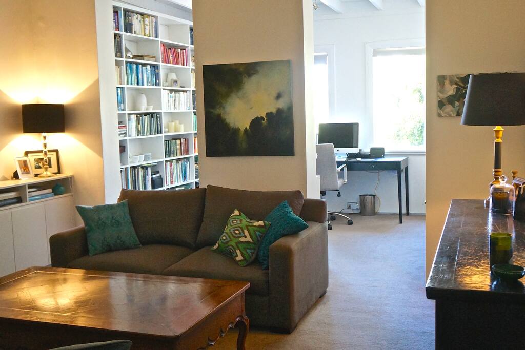 Formal loungeroom with Foxtel