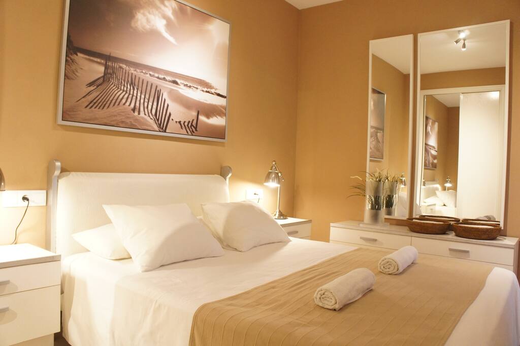 MASTER ROOM - HABITACIÓN PRINCIPAL