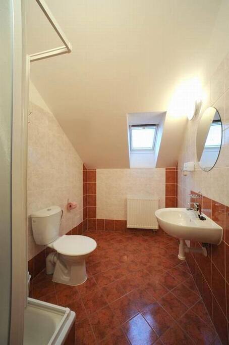 nice, cleaned and comfortable bathroom