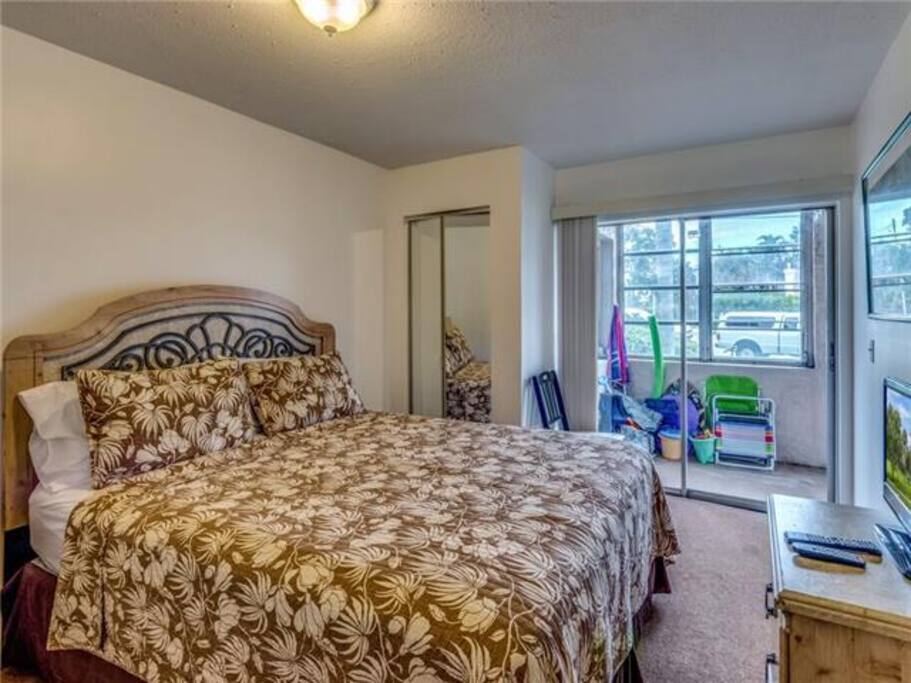 Guest bedroom