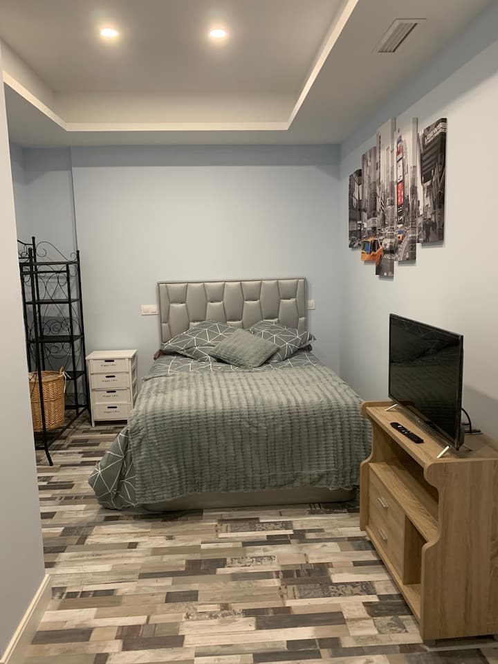 غرفة بحمام خاص 