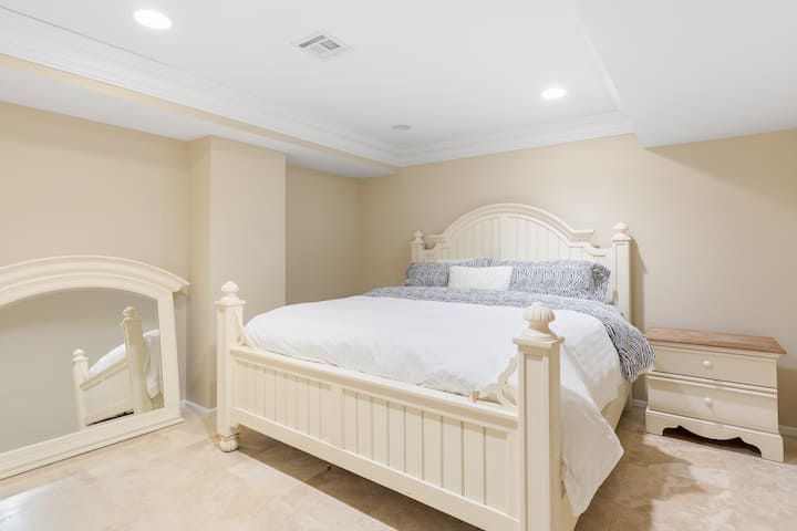 Საწოლი 193 × 203 სმ 