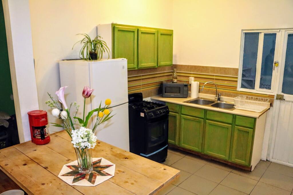 Cocina equipada para agilizar tu estancia de negocios o placer en la ciudad.