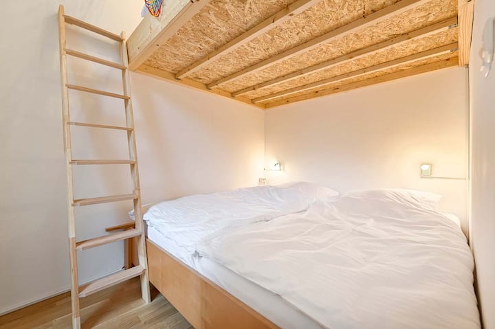 Ორადგილიანი საწოლი და ორსართულიანი საწოლი