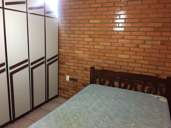 krevat dopio plus një krevat tek