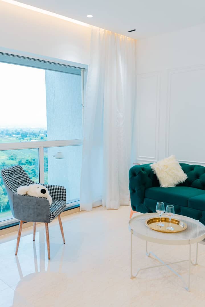 Lux River & Golf View 3.5 Bhk With Deck,bathtub - Maharashtra
