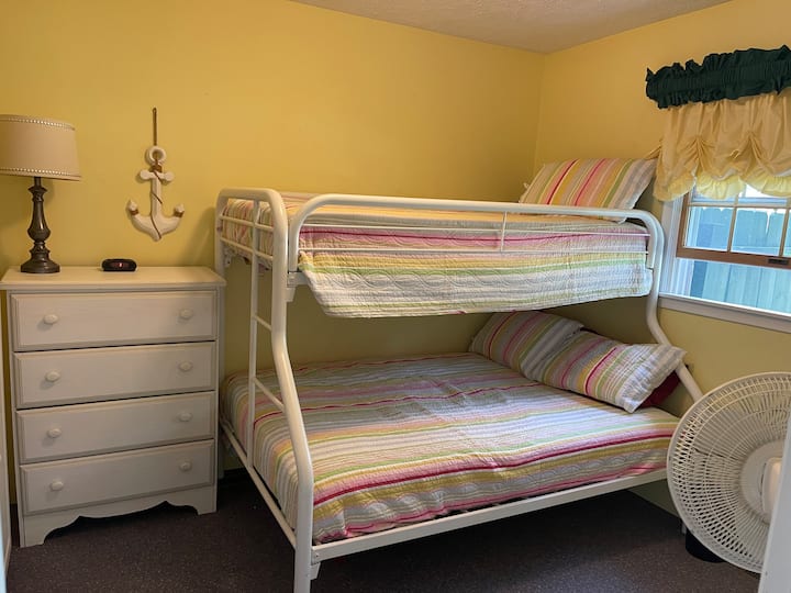 2nd bedroom with twin over full bunk bed 