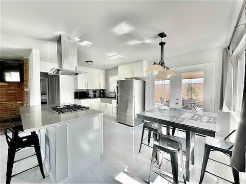 💎FAIRHAVEN Home💎TV in All Rooms🔆KingBed🔆Laundry🔆AC