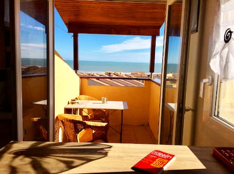 Propriété Airbnb réussie: Cosy T2 Apt, panoramic sea views, 800m beach à Fleury